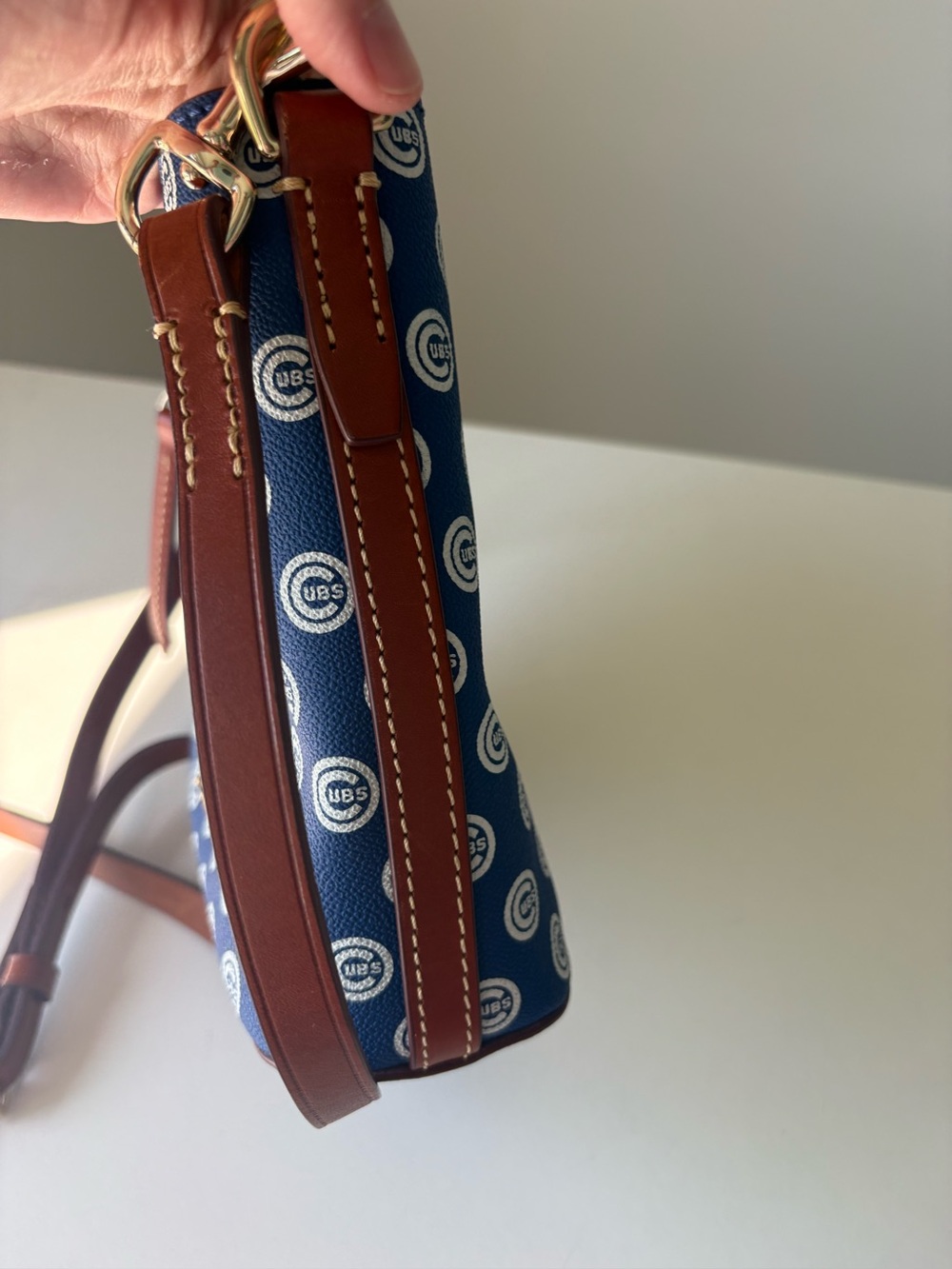 Sold! Dooney & Bourke Chicago Cubs Crossbody Bag - Picture 6 of 14